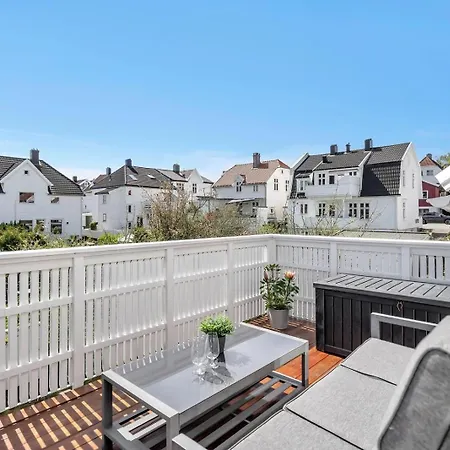 Moderne Og Sentral Med Balkong - Perfekt For Familier Lejlighed