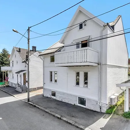 Moderne Og Sentral Med Balkong - Perfekt For Familier